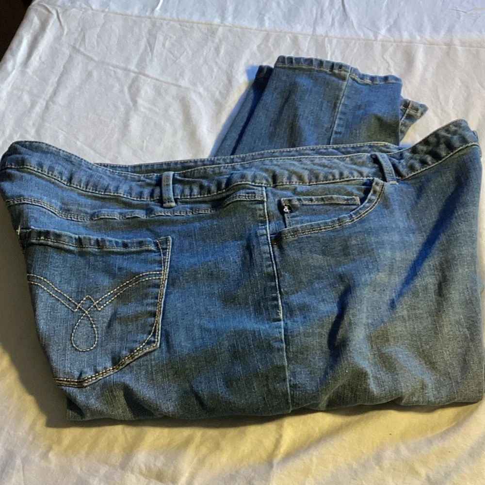 d. jeans Women's Blue Ankle & Cropped Jeans - Picture 1 of 4